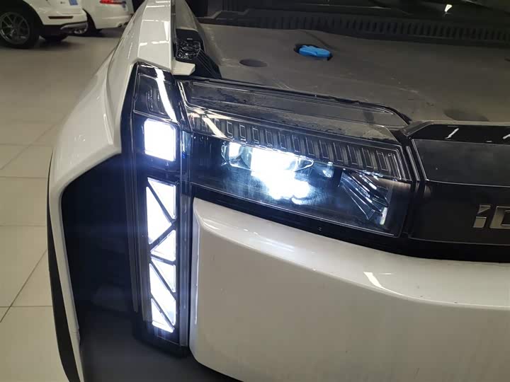 Фото 13 - Chery iCar 03T