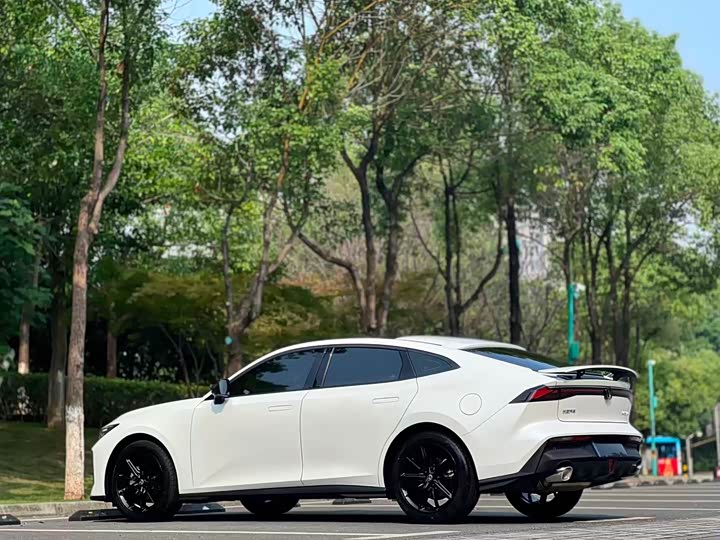 Фото 7 - Changan UNI-V