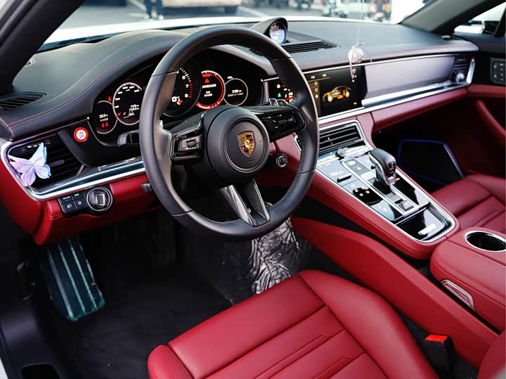 Фото 10 - Porsche Panamera