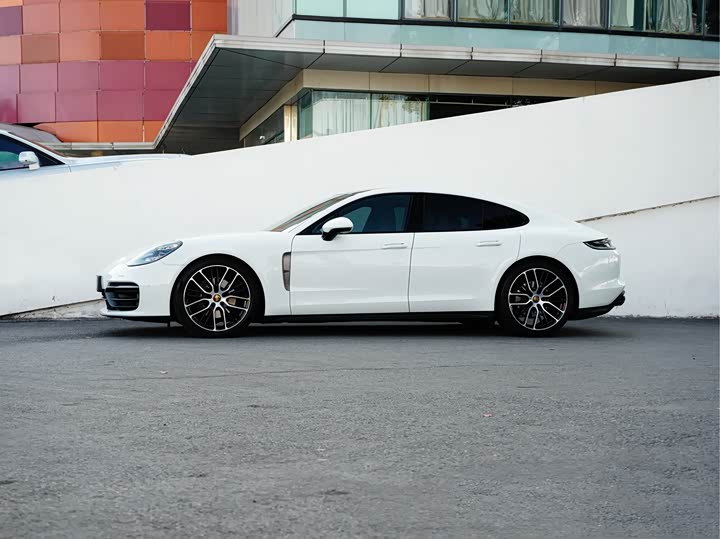 Фото 4 - Porsche Panamera