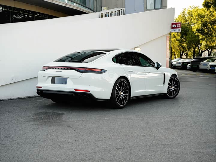 Фото 5 - Porsche Panamera
