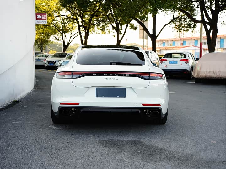 Фото 7 - Porsche Panamera