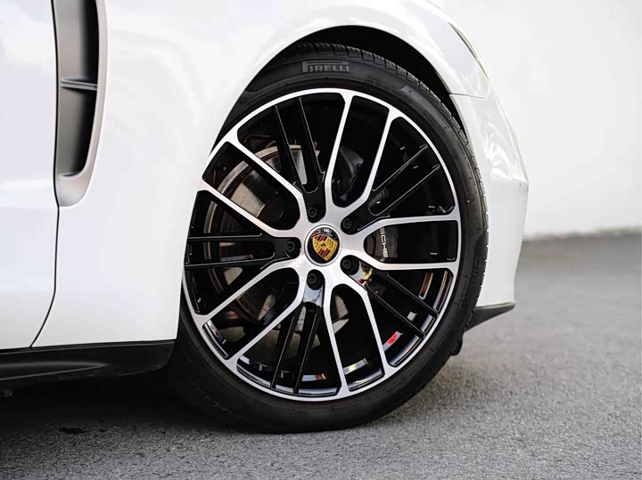 Фото 8 - Porsche Panamera