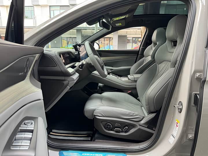 Фото 7 - Denza N7