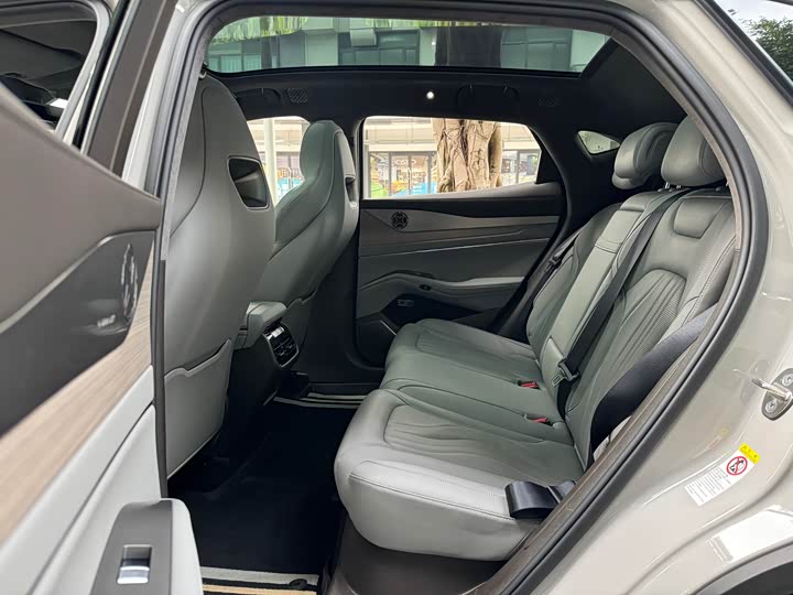 Фото 8 - Denza N7