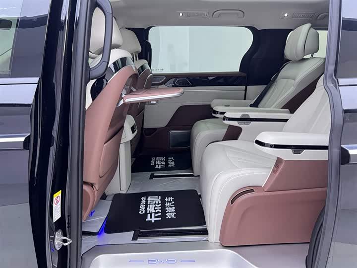 Фото 17 - BYD Xia