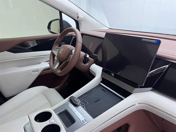 Фото 19 - BYD Xia