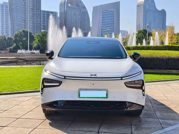 Фото 2 - XPeng G7