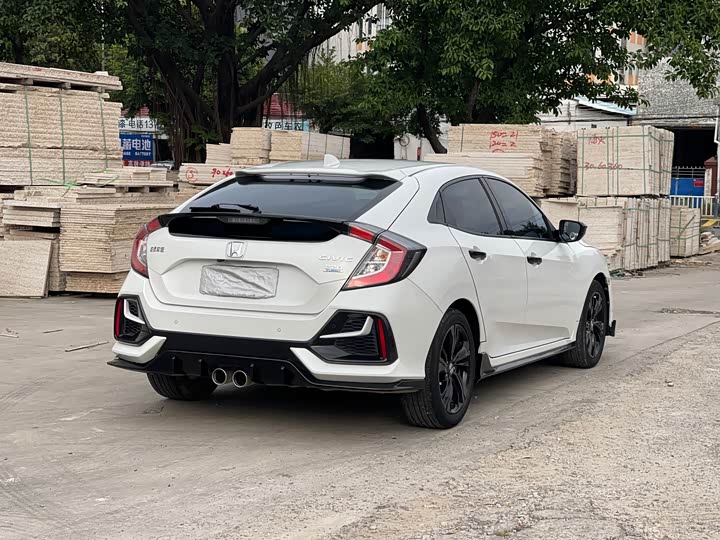 Фото 10 - Honda Civic