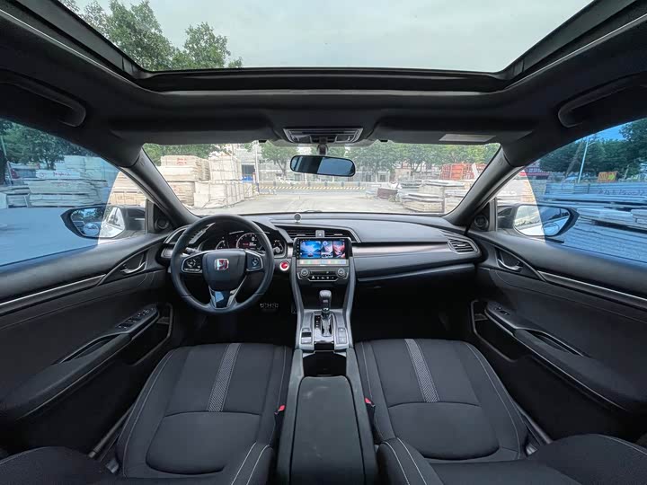 Фото 15 - Honda Civic