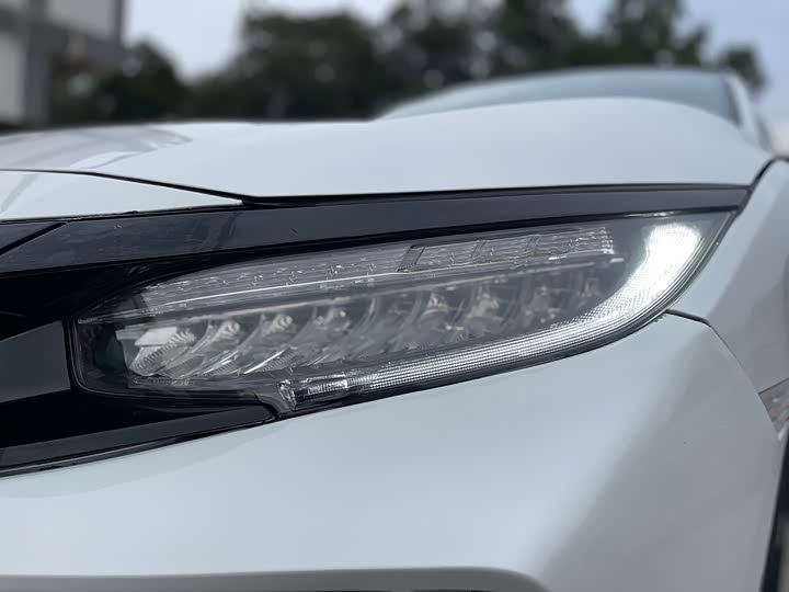 Фото 16 - Honda Civic