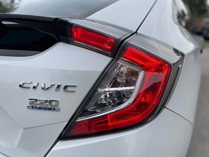 Фото 17 - Honda Civic