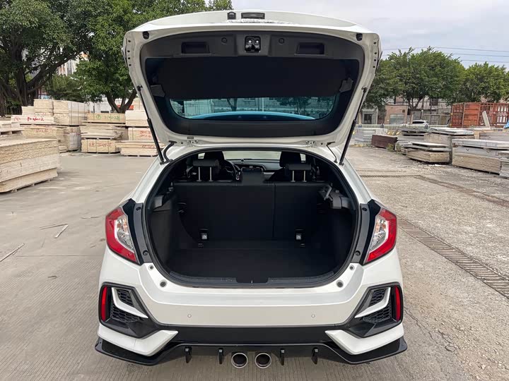 Фото 18 - Honda Civic