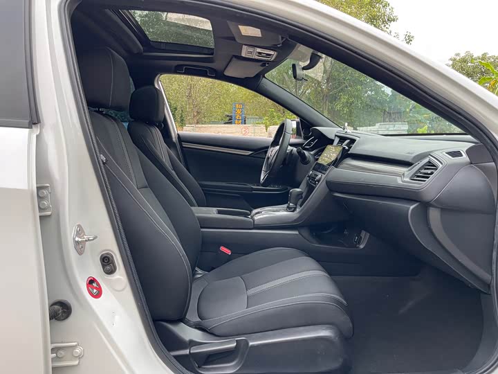 Фото 8 - Honda Civic