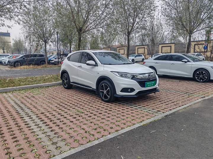 Фото 4 - Honda Vezel