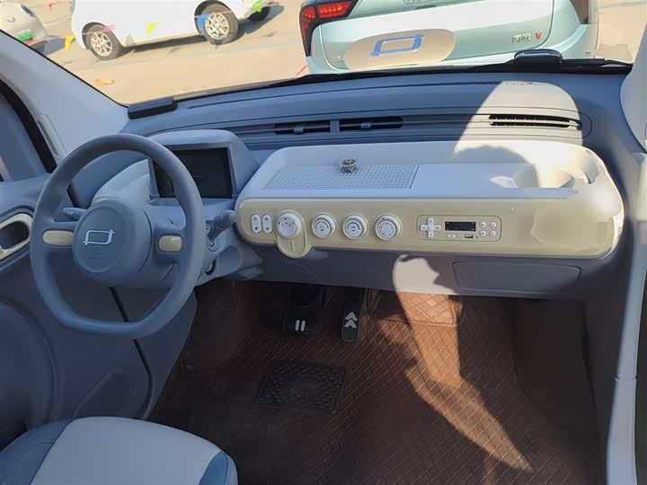 Фото 10 - Bestune Pony