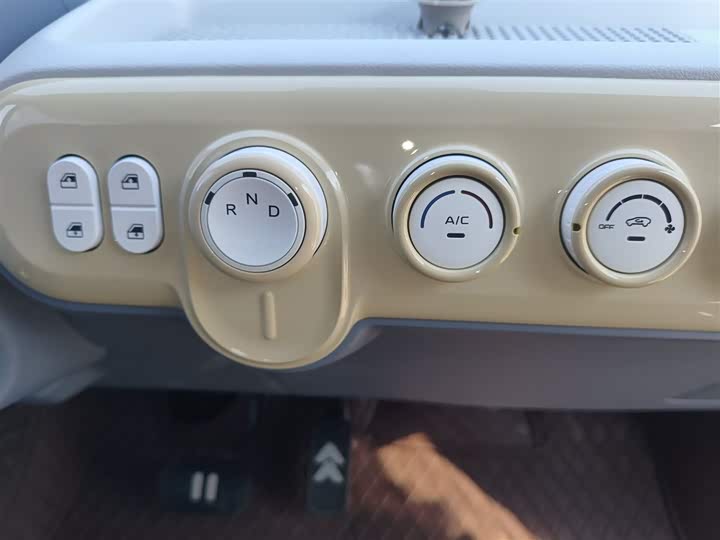 Фото 14 - Bestune Pony