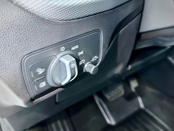 Фото 12 - Audi Q2L