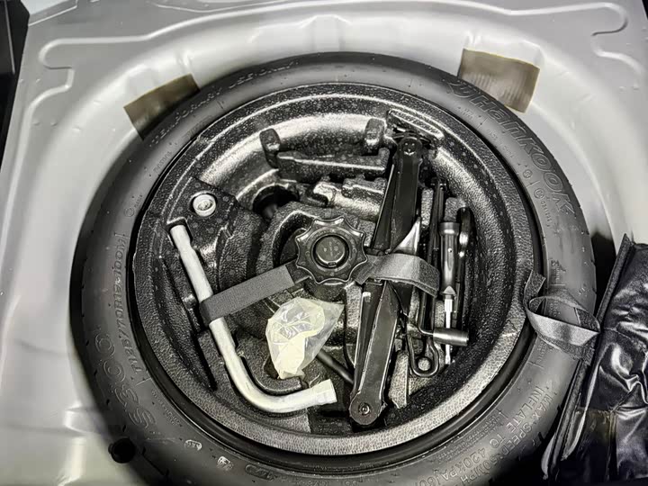 Фото 19 - Audi Q2L