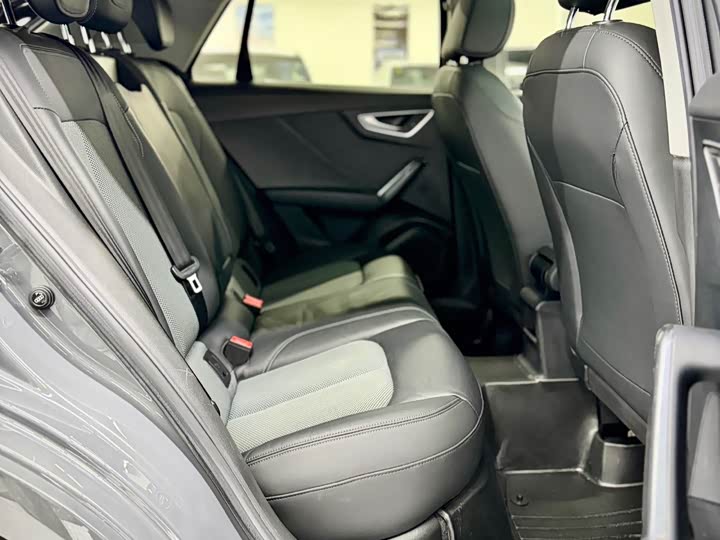 Фото 20 - Audi Q2L