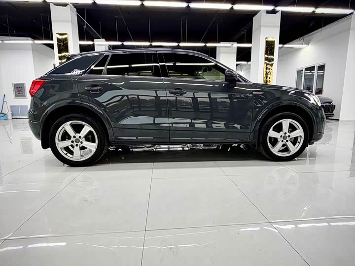 Фото 7 - Audi Q2L