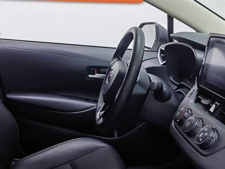 Фото 22 - Toyota Corolla