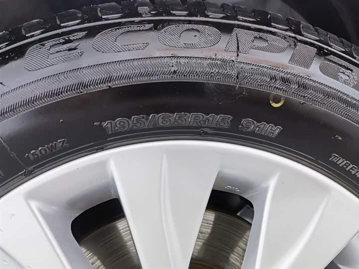 Фото 24 - Toyota Corolla