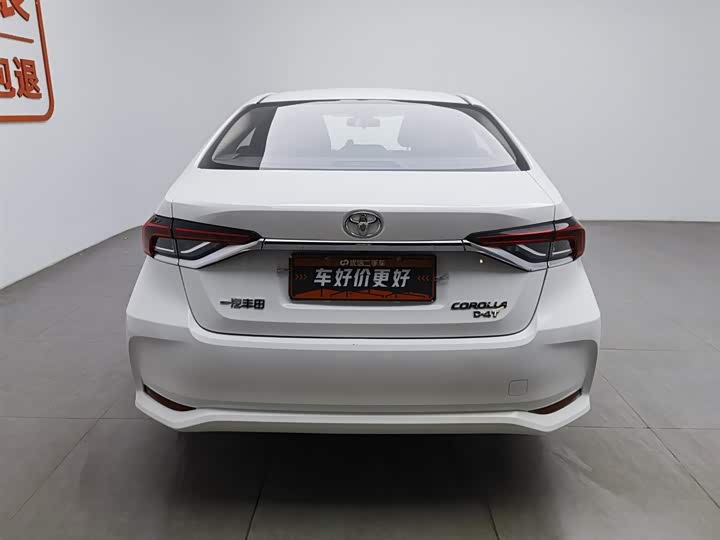 Фото 4 - Toyota Corolla