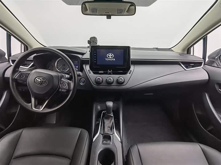 Фото 5 - Toyota Corolla