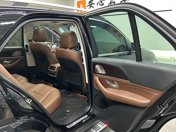 Фото 13 - Mercedes-Benz GLE-Class