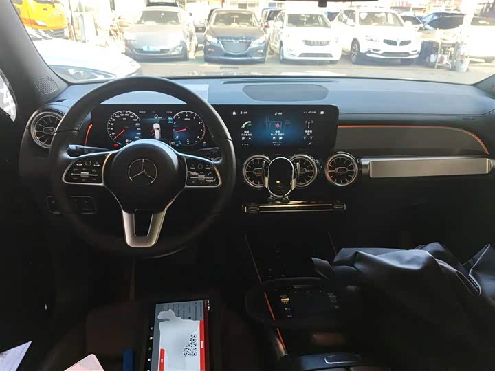 Фото 10 - Mercedes-Benz GLB-Class