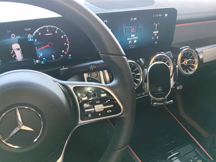 Фото 14 - Mercedes-Benz GLB-Class