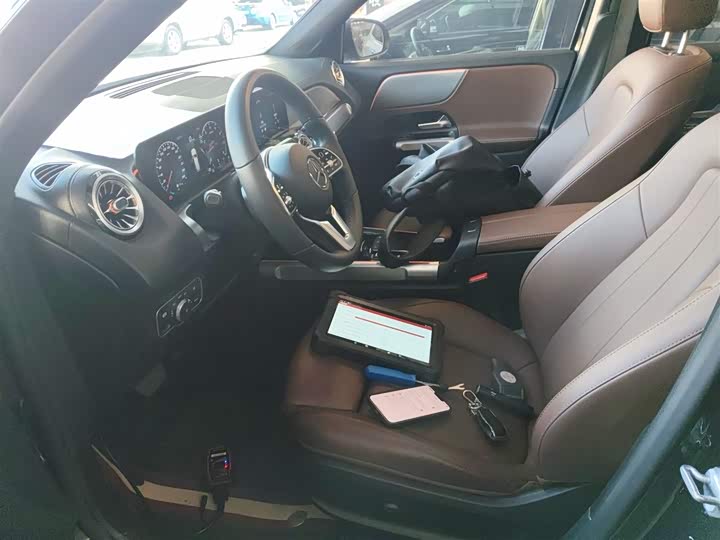 Фото 15 - Mercedes-Benz GLB-Class