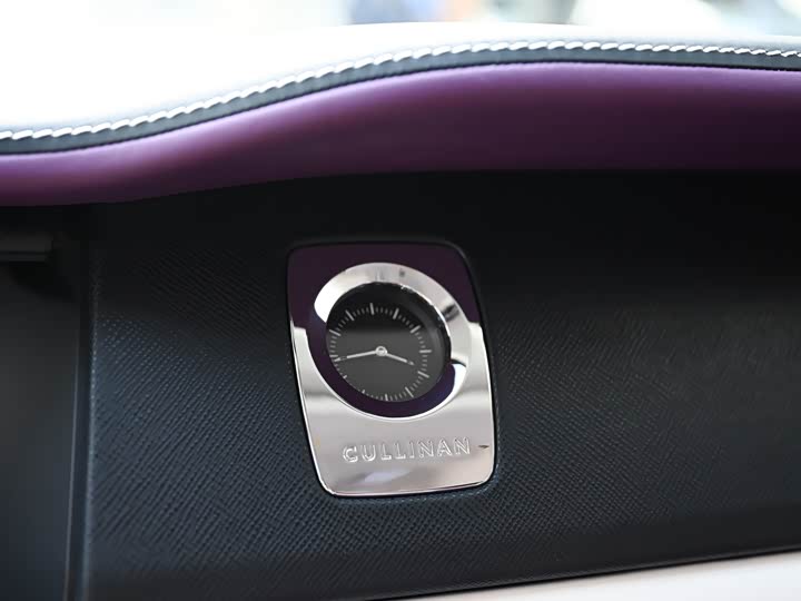 Фото 10 - Rolls-Royce Cullinan