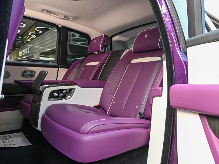 Фото 18 - Rolls-Royce Cullinan