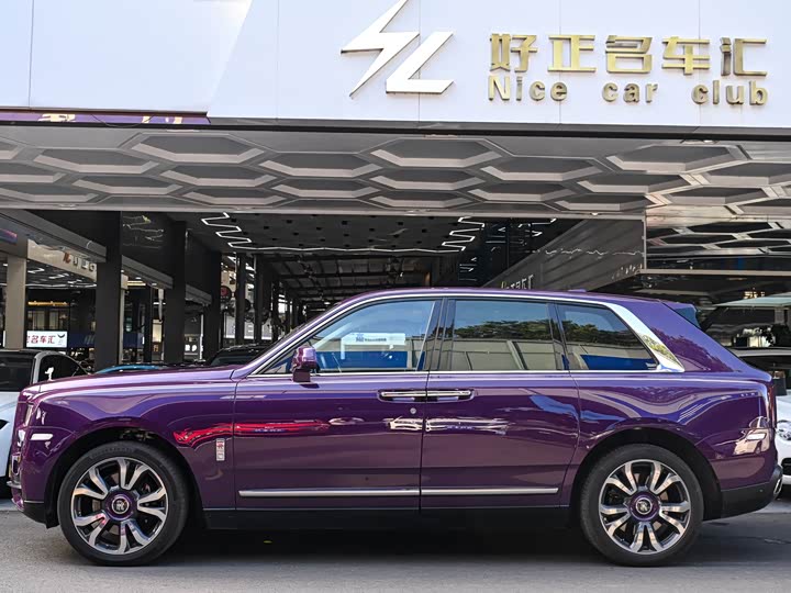 Фото 3 - Rolls-Royce Cullinan