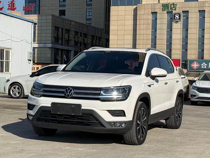 Фото 1 - Volkswagen Tharu