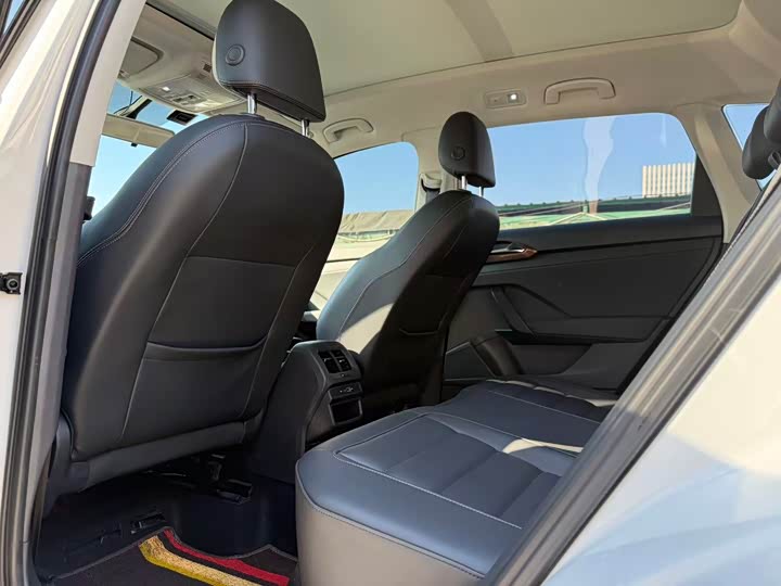 Фото 6 - Volkswagen Tharu