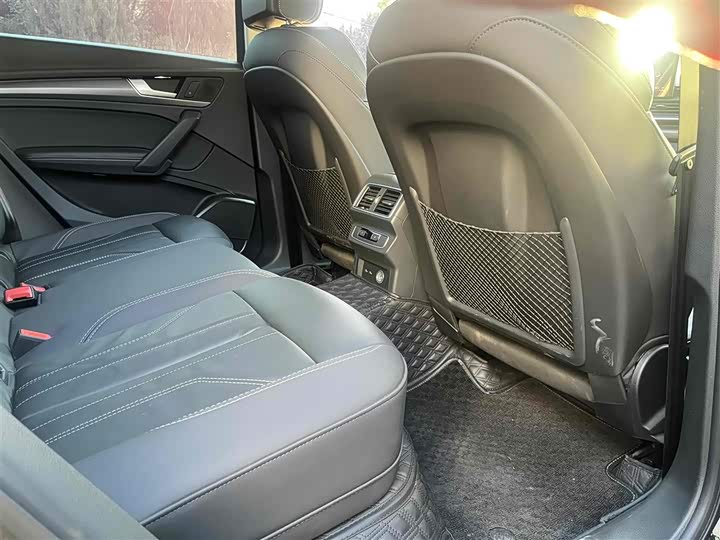 Фото 6 - Audi Q5L