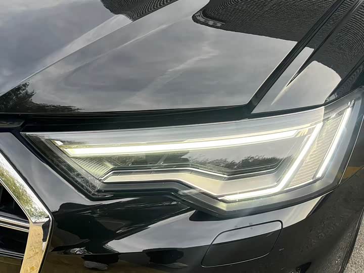 Фото 17 - Audi A6L