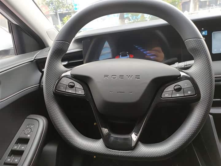 Фото 11 - Roewe i5