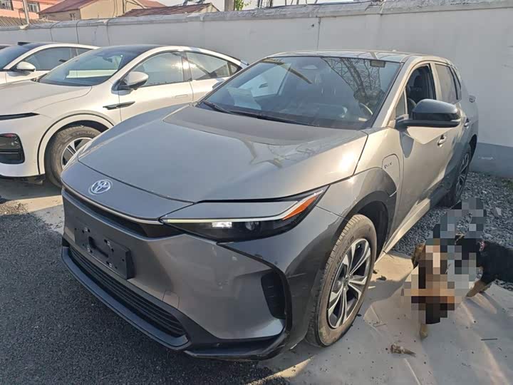 Фото 2 - Toyota bZ4X