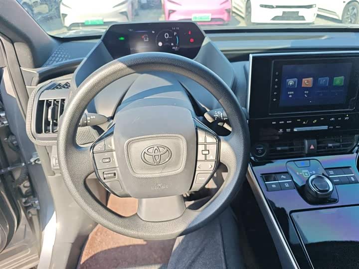 Фото 3 - Toyota bZ4X