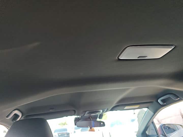 Фото 8 - Toyota bZ4X