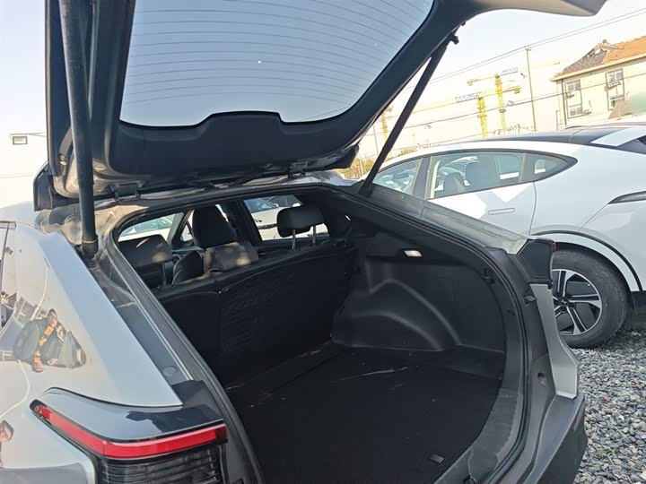 Фото 9 - Toyota bZ4X