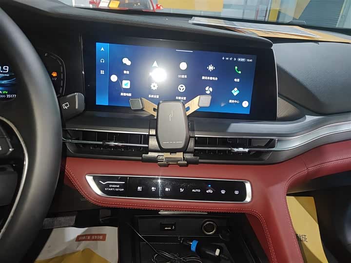 Фото 13 - Changan CS75 Plus