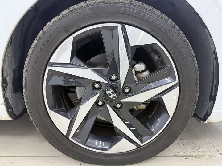 Фото 22 - Hyundai Elantra N line