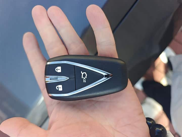 Фото 9 - Changan CS75