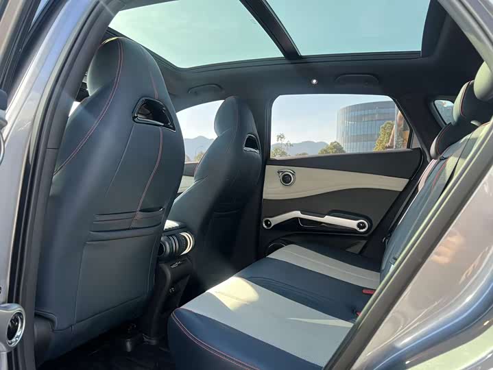 Фото 8 - BYD Yuan Plus