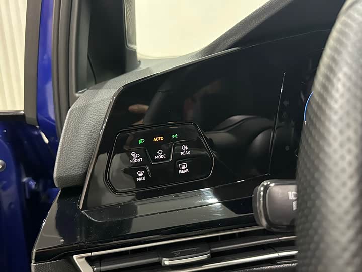 Фото 10 - Volkswagen Golf